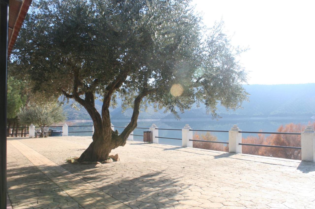 Centro De Ocio Alua Casa Rural Iznajar Lago De Andalucia Eksteriør bilde