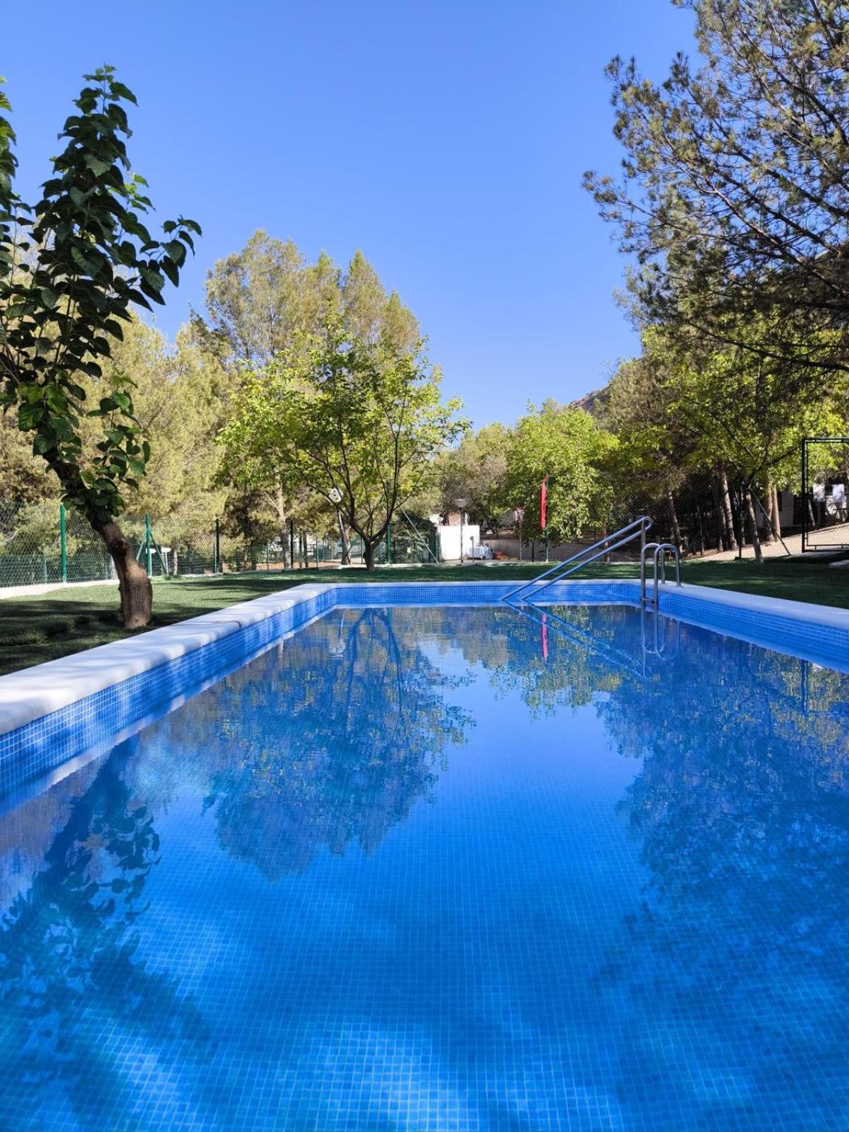 Centro De Ocio Alua Casa Rural Iznajar Lago De Andalucia Eksteriør bilde