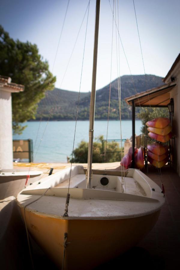 Centro De Ocio Alua Casa Rural Iznajar Lago De Andalucia Eksteriør bilde